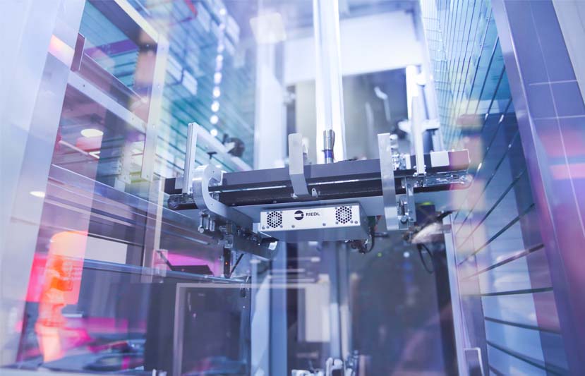 Pinza RIEDL all'interno del magazzino robotizzato